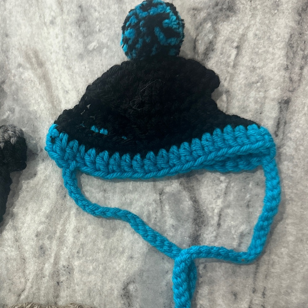 Cozy Black and Blue Cat Hat